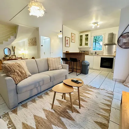 Maison Le A, A 2 Pas De Disneyland بيت للعطل *